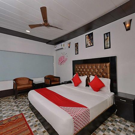 Collection O Retreat Morjim Resort Exterior photo
