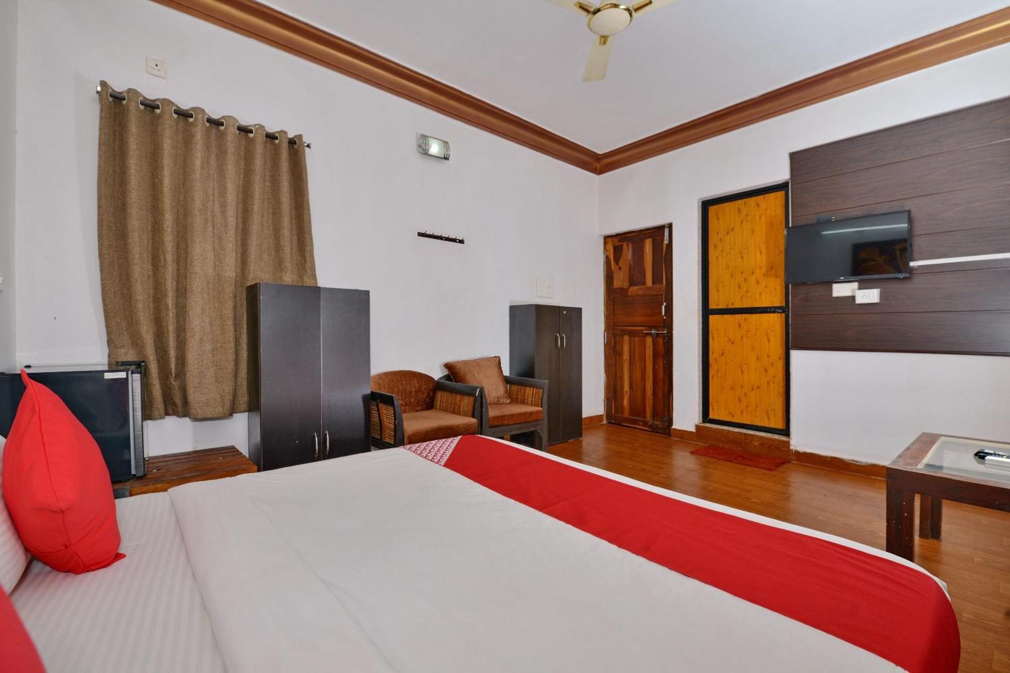 Collection O Retreat Morjim Resort Exterior photo