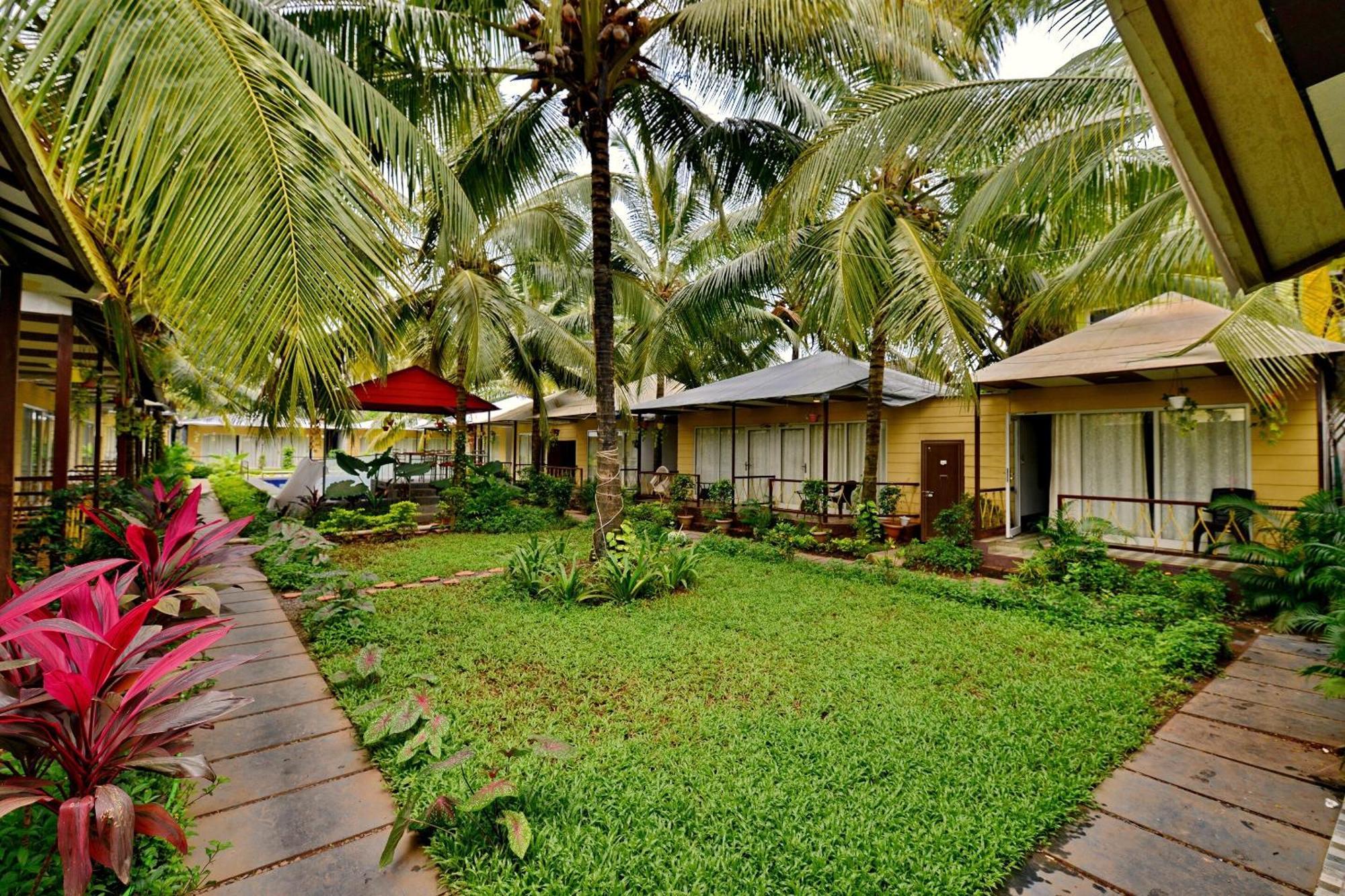 Collection O Retreat Morjim Resort Exterior photo