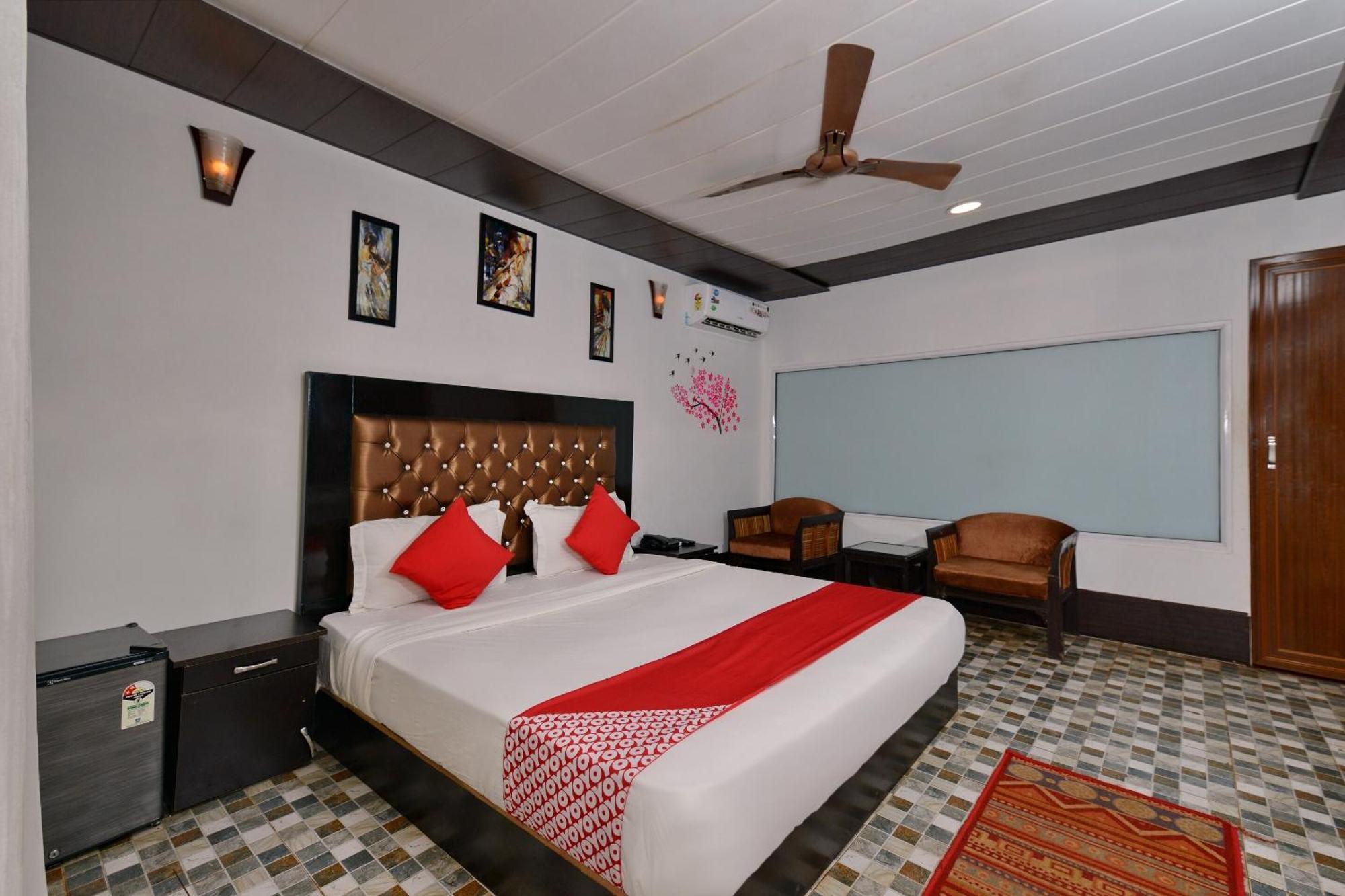 Collection O Retreat Morjim Resort Exterior photo