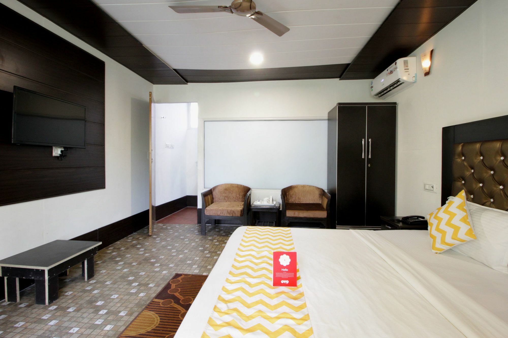 Collection O Retreat Morjim Resort Exterior photo